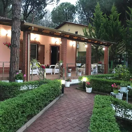 Villa Seafront With A Stunning Garden Golem (Tirana)