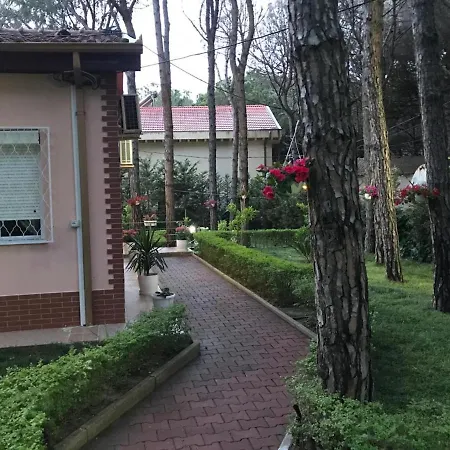 Vila Seafront With A Stunning Garden Golem (Tirana)