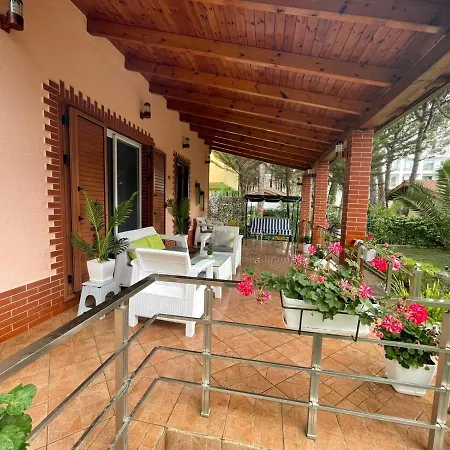 Villa Seafront With A Stunning Garden Golem (Tirana)